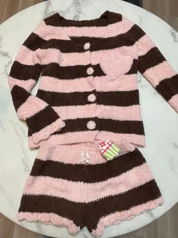 [ 새상품 미사용 ] PJ 피치 존 복슬복슬 룸웨어