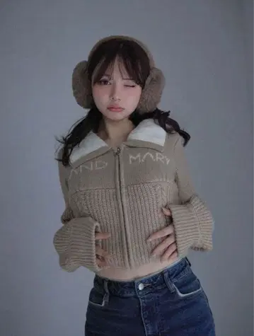 andmary Mary logo zip tops beige