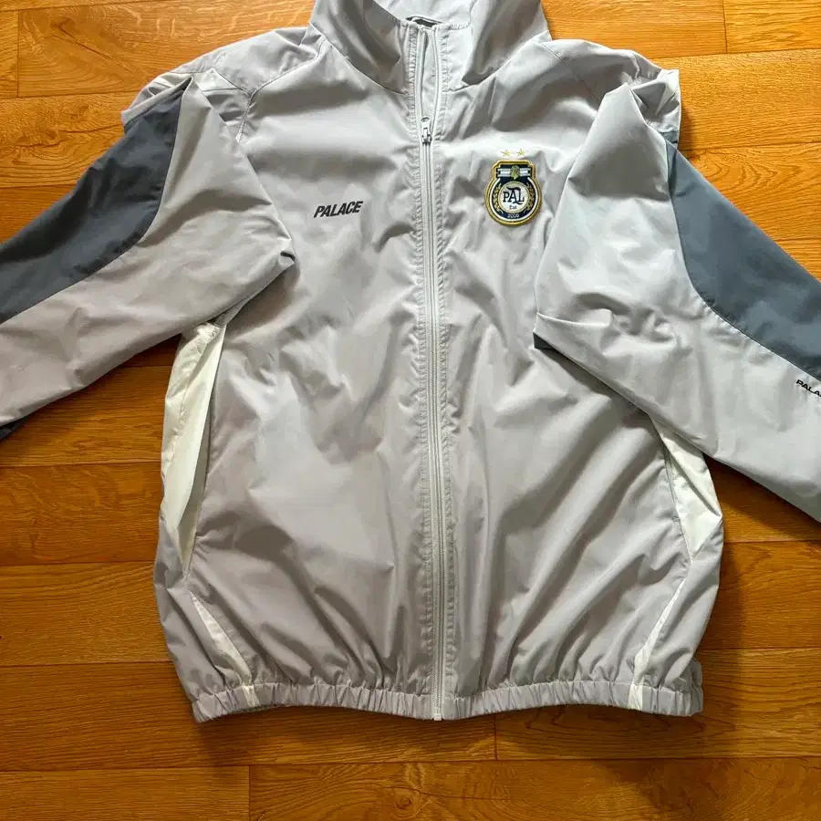 PALACE | 팔라스 Palace Pro Shell Jacket Grey on Bunjang Global Site.