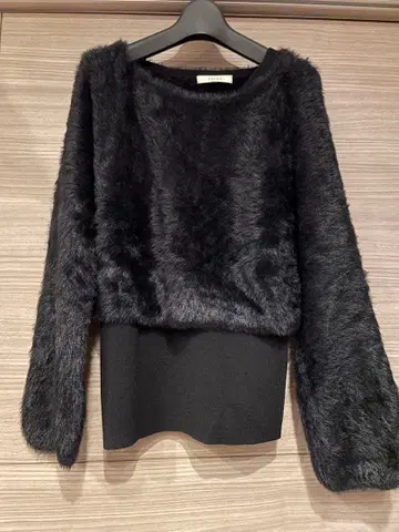 에포카 블랙 퍼풍 긴팔 상의 & 니트 탱크탑