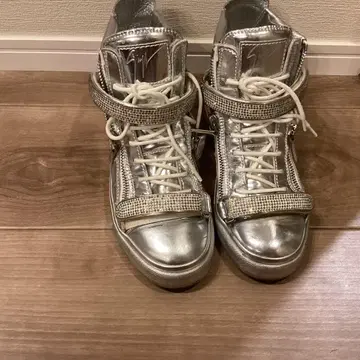 쥬세페 자노티 실버 하이컷 스니커즈 비쥬 장식