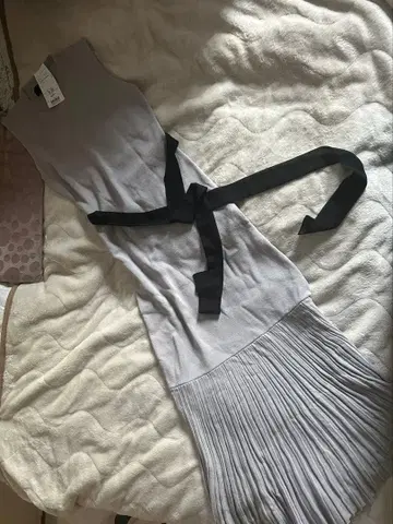 택 포함 새상품 salire 프릴 플리츠 니트 원피스 M