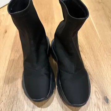 YELLO 블랙 슬립온 부츠 S 사이즈