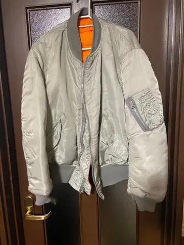 ALPHA INDUSTRIES MA-1 플라이트 자켓 그레이