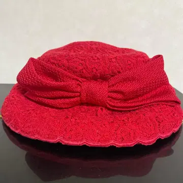 레이스 소재 빨간색 버킷햇 리본 포함