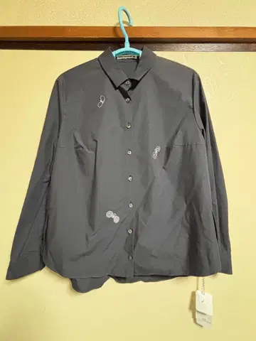 기간 한정! 12/7까지. 미사용 새상품! 미나 페르호넨 나비 긴팔 셔츠