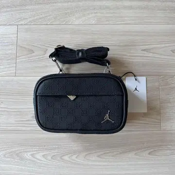 F06171 JORDAN BRAND 모노그램 카메라 백 블랙