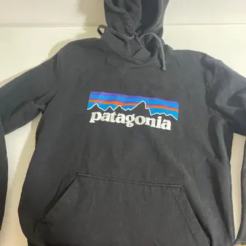 patagonia 블랙 후드티 S 사이즈