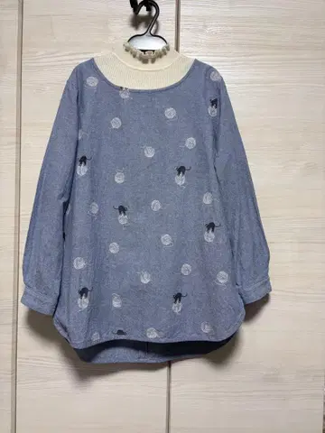 펠리시모 써니클라우드 고양이와 털실 자수의 긴팔 상의 LT 던가리