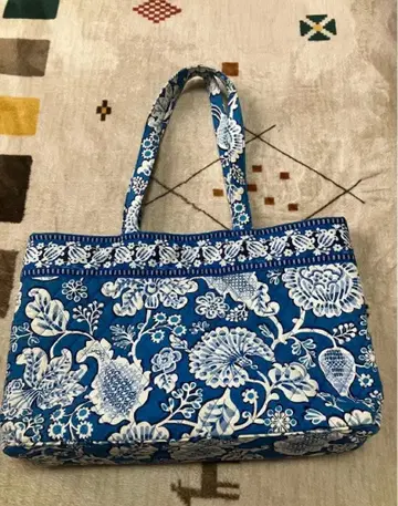 Vera Bradley 꽃무늬 퀼팅 토트백