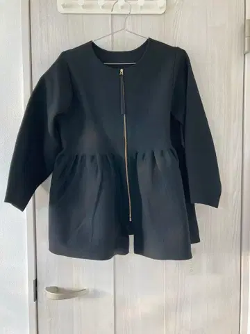 [미사용 새상품] 온워드 카시야마 페플럼 자켓 M 블랙 포멀