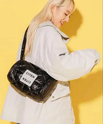 CITEN 패디드 드럼 숄더백