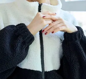 보아 자켓 화이트 블랙 투톤 컬러