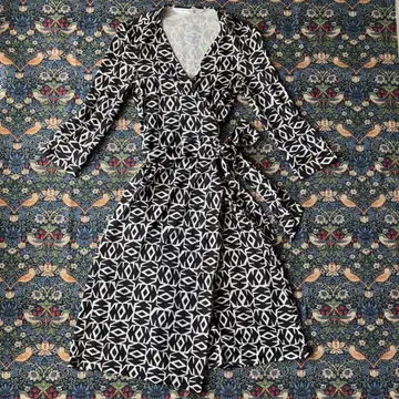 DIANE von FURSTENBERG 실크 블랙 드레스