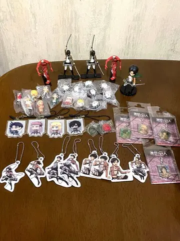 진격의 거인 스트랩 키체인 등 묶음 판매 퓨쵸