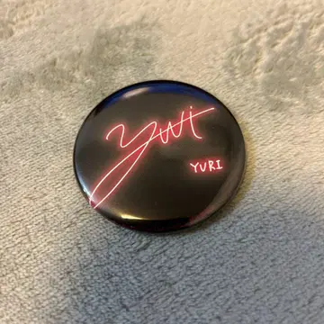 No No Girls 캔뱃지 [ YURI ]