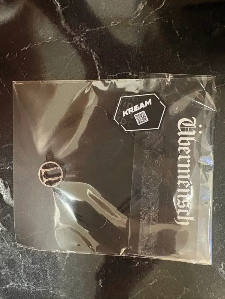 G-DRAGON | 지드래곤 G-dragon Übermensch Photo Ticket (Tokyo/Osaka Version)  #지디,#지드래곤 on Bunjang Global Site.