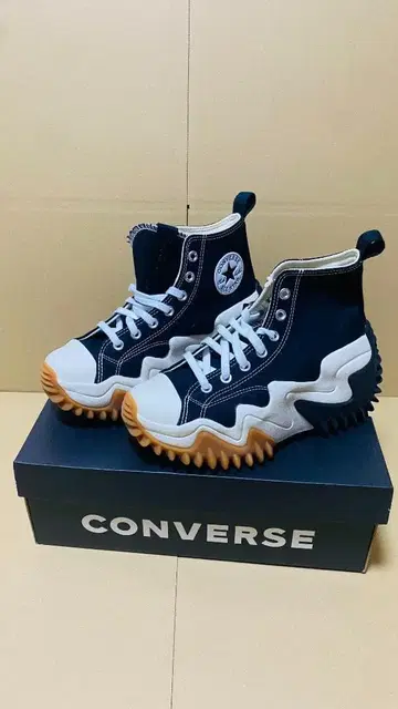 컨버스 런스타 모션 하이 블랙 24cm