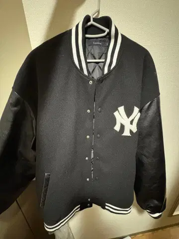 뉴욕 양키스 바시티 자켓 블랙