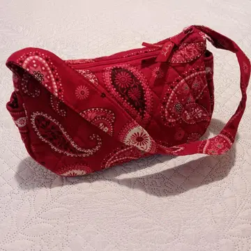 Vera Bradley 페이즐리 무늬 숄더백 빨간색 인기