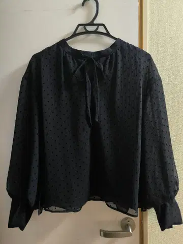 라리아무 블라우스 블랙 38size 미사용 새상품