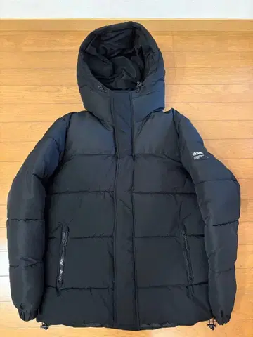 [ 새상품급 ] ZARA 블랙 다운 자켓 S 사이즈 dnwr.