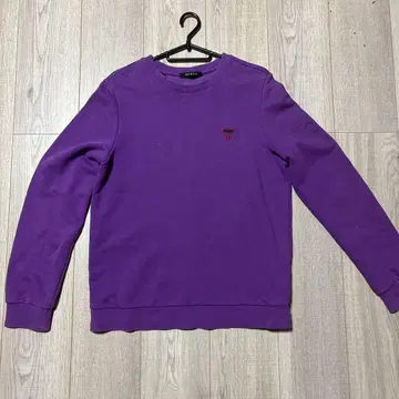 GUESS 퍼플 크루넥 트레이닝복 S 사이즈