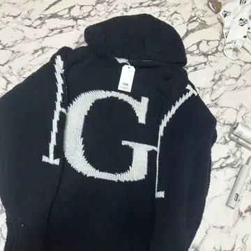 GYDA 후드 부착 니트 스웨터 블랙 화이트