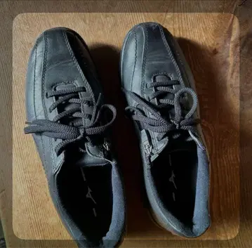 블랙 가죽 신발