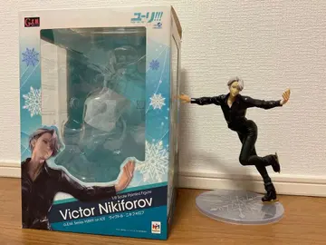 빅토르 니키포로프 피규어 유리!!! on ICE
