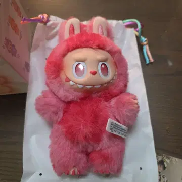 Big Into Energy 봉제 인형 핑크