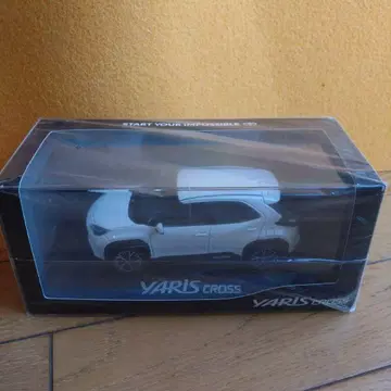 야리스 크로스 미니카