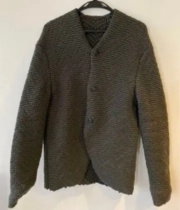 라벨 언더 컨스트럭션 다크 그레이 가디건