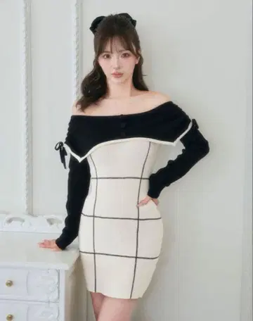 다리치 오프숄더 레이스업 리본 니트 미니 원피스