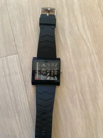 블랙 러버 밴드 쿼츠 손목시계