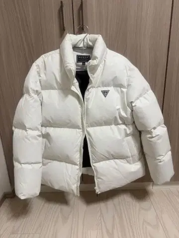 GUESS 화이트 다운 자켓