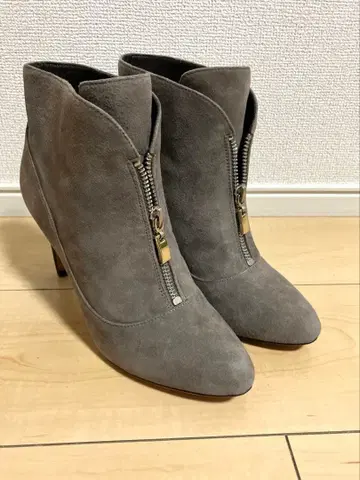 스웨이드 부티 23.5cm 그레이 지퍼 천연 가죽 밑창 중간 힐