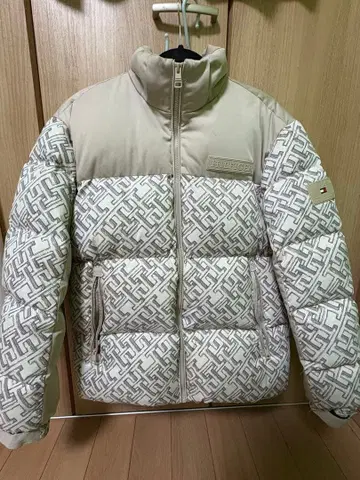 베이지/화이트 패턴 다운 자켓