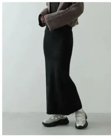 [별주] 사라사 x SENSE OF PLACE 라메 샤기 니트 스커트