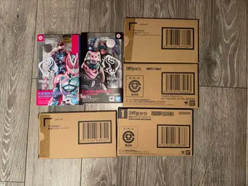 최종 가격 인하 S.H.Figuarts 가면라이더 리바이스 형제 세트