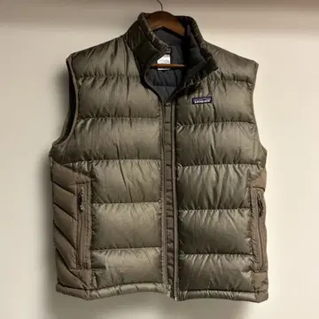 파타고니아 다운 베스트 남성용 M 카키색 84651F
