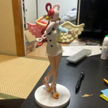 깃털 달린 캐릭터 피규어 우타 상자 없음 원피스