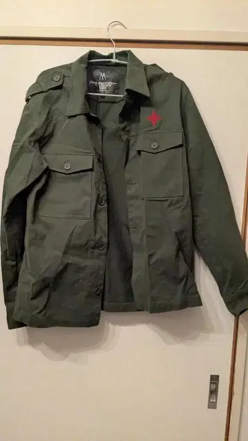 걸즈&팬츠 극장판 프라우다 고등학교 셔츠 M 사이즈