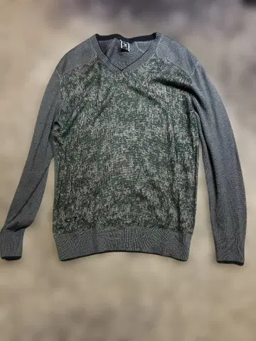 OAKLEY 그레이 카모플라쥬 V넥 스웨터 남성용 활동성 (M)