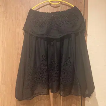 레이스 장식 오프숄더 긴팔 상의