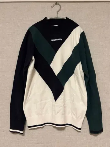 [ TaylorMade ] 컬러 블록 모크 스웨터