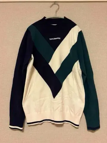 [ TaylorMade ] 컬러 블록 모크 스웨터