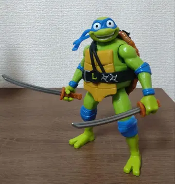 뮤턴트 터틀즈 5.5인치 레오나르도 피규어