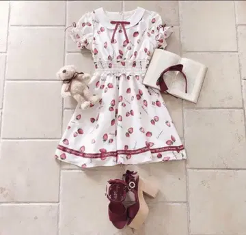 앙크루즈 이치고 패턴 반팔 미니 원피스