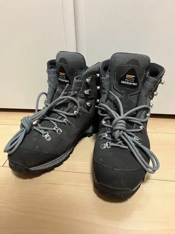 Zamberlan 그레이 등산화 방수성